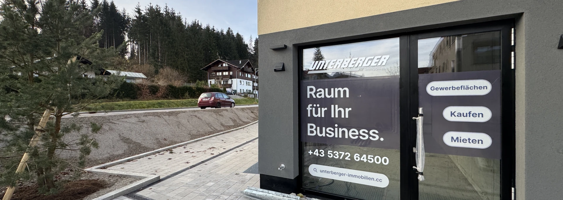 kleine Büros ab 13 m² bis 24 m² in Bürozentrum mit Küche und Besprechungsraum zu vermieten